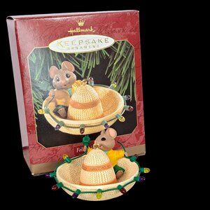 Vintage 1997 Feliz Navidad Mouse Hallmark Retired Christmas Ornament